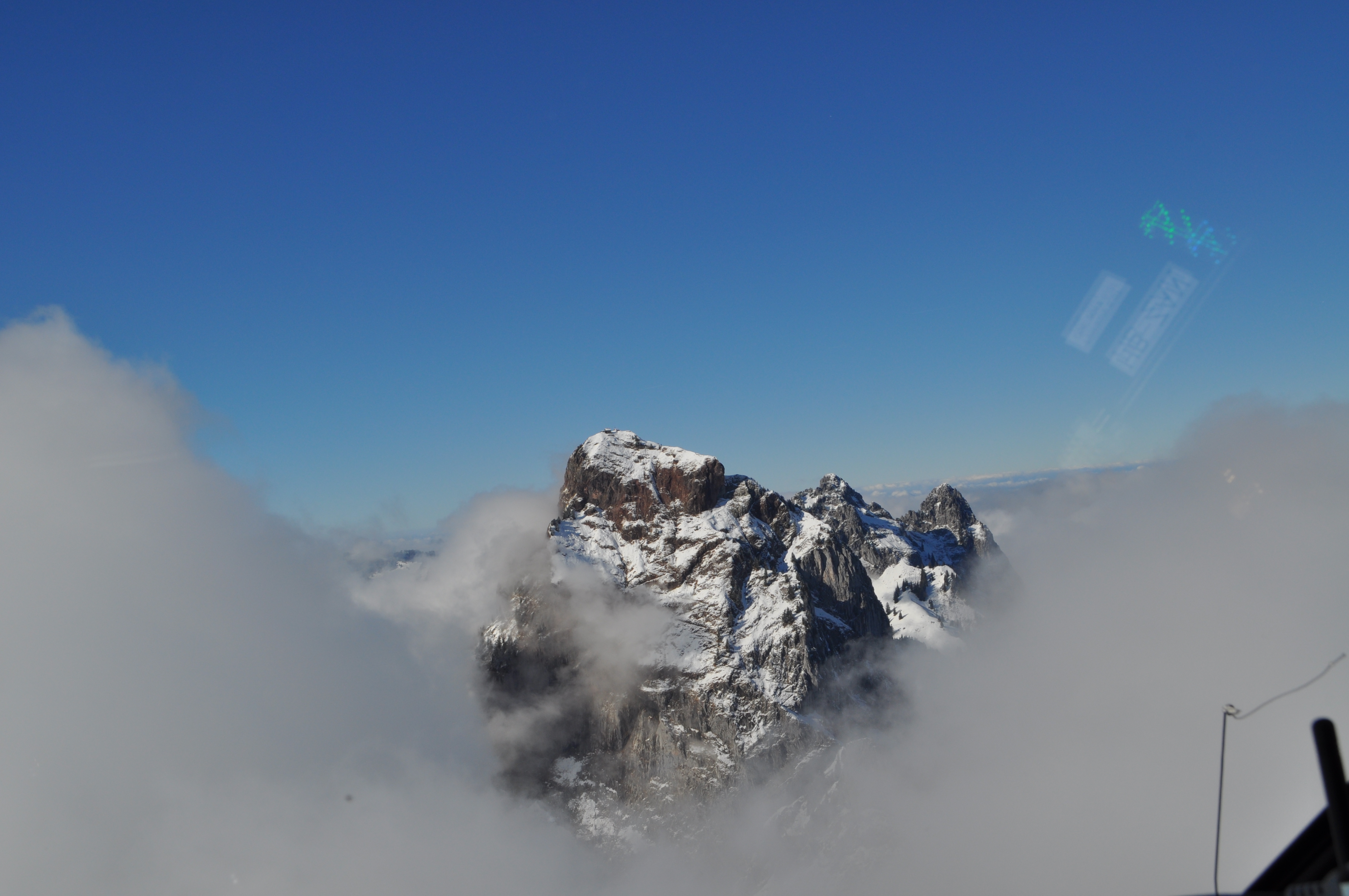 Helikopterflug Mythen Schweiz