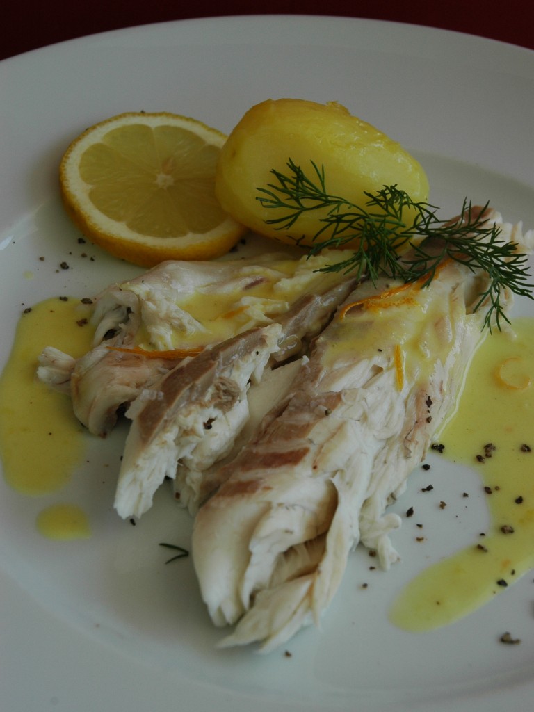 Kartoffeln im Steamer oder in der Pfanne kochen bis sie weich sind. In ...